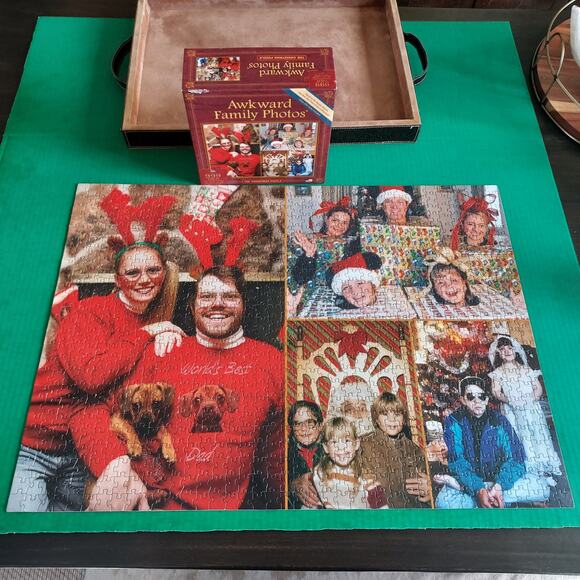 Awkward Family Photos Caption Game & 999 pcs Jigsaw Puzzle Set Christmas Holiday - Picture 5 of 8